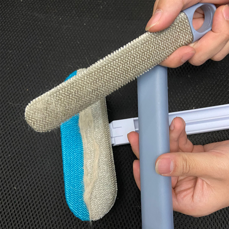 Yopoll 4 in 1- Reusable Hair Remover Brush
