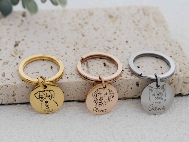 Custom Engraved Pet Portrait Keychain