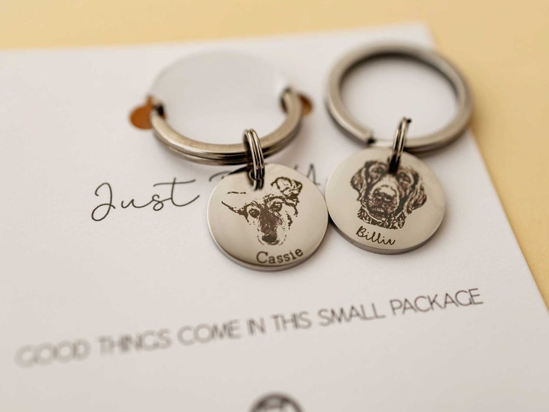 Custom Engraved Pet Portrait Keychain