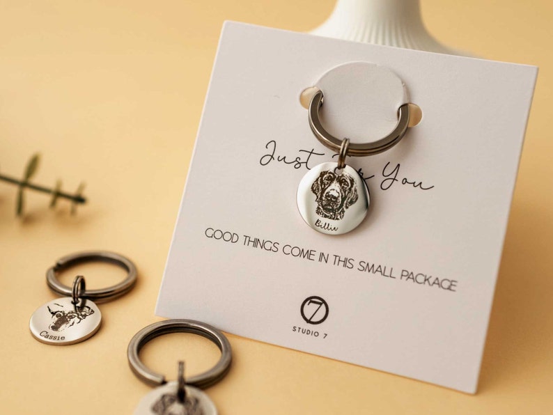 Custom Engraved Pet Portrait Keychain