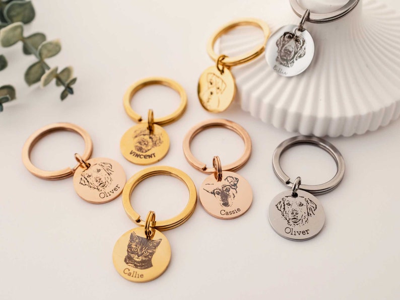 Custom Engraved Pet Portrait Keychain